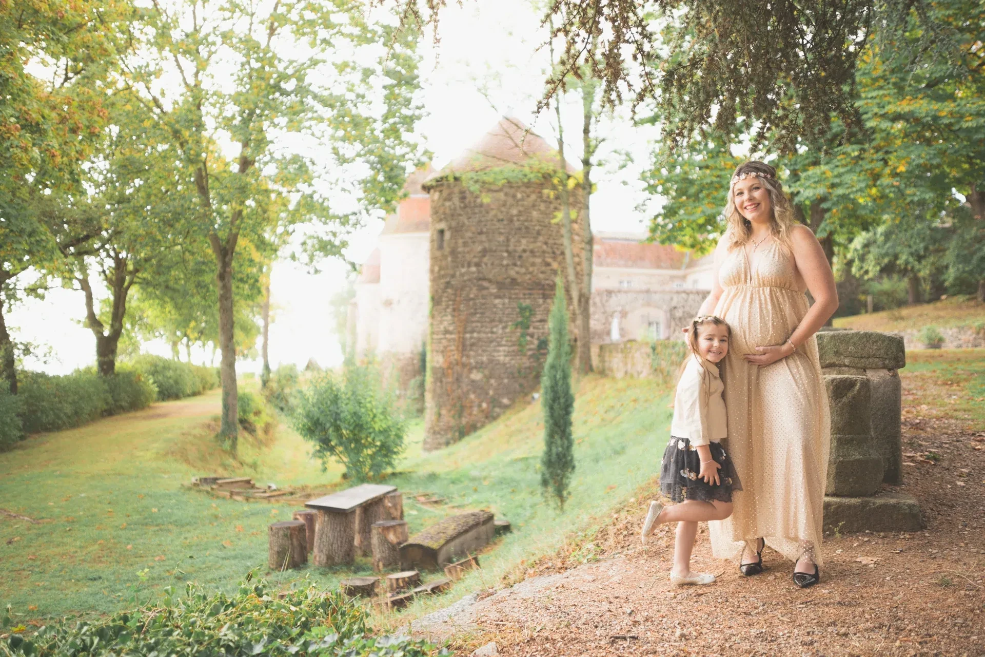 photo-couple-grossesse-foret.webp photo-couple-grossesse-foret.webp