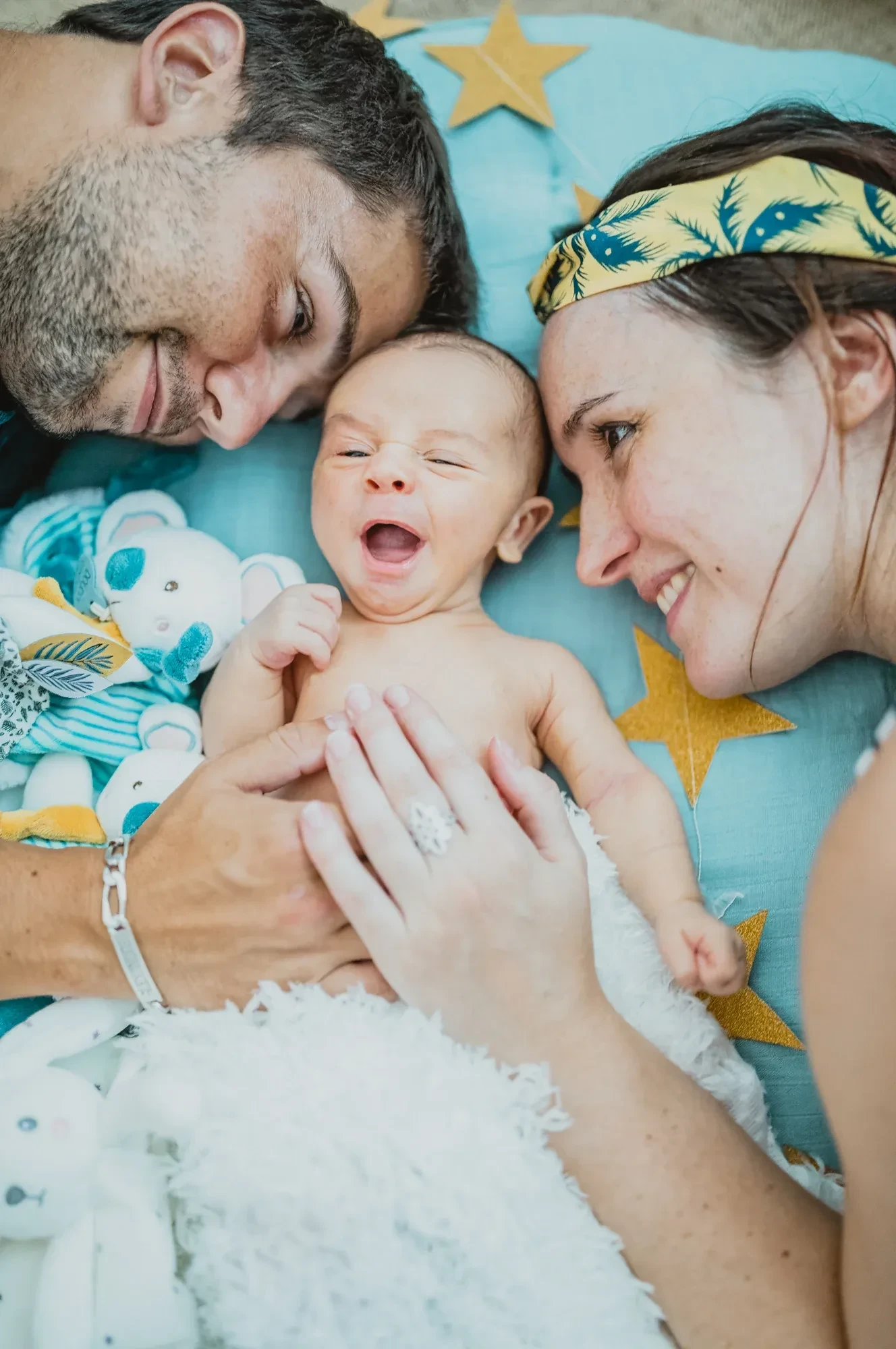 photo-bebe-blotti-contre-maman.webp photo-bebe-blotti-contre-maman.webp