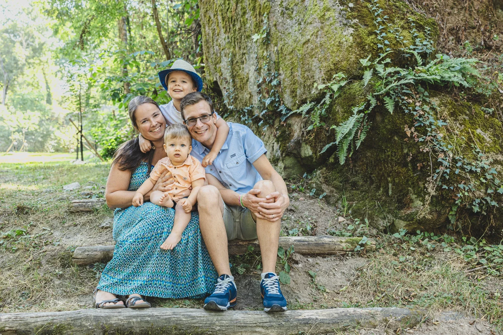 moment-famille-lumiere-naturelle.webp moment-famille-lumiere-naturelle.webp